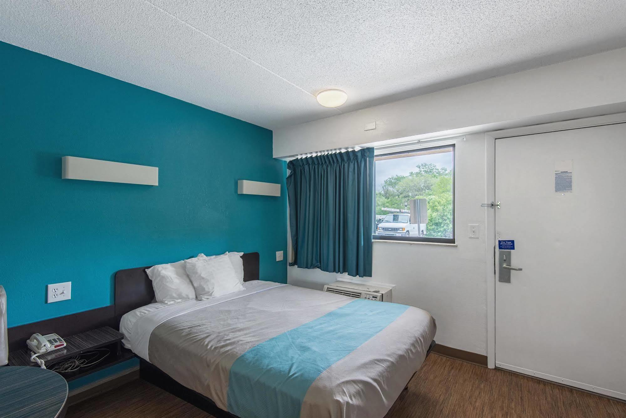 Motel 6-Overland Park, Ks Exterior photo
